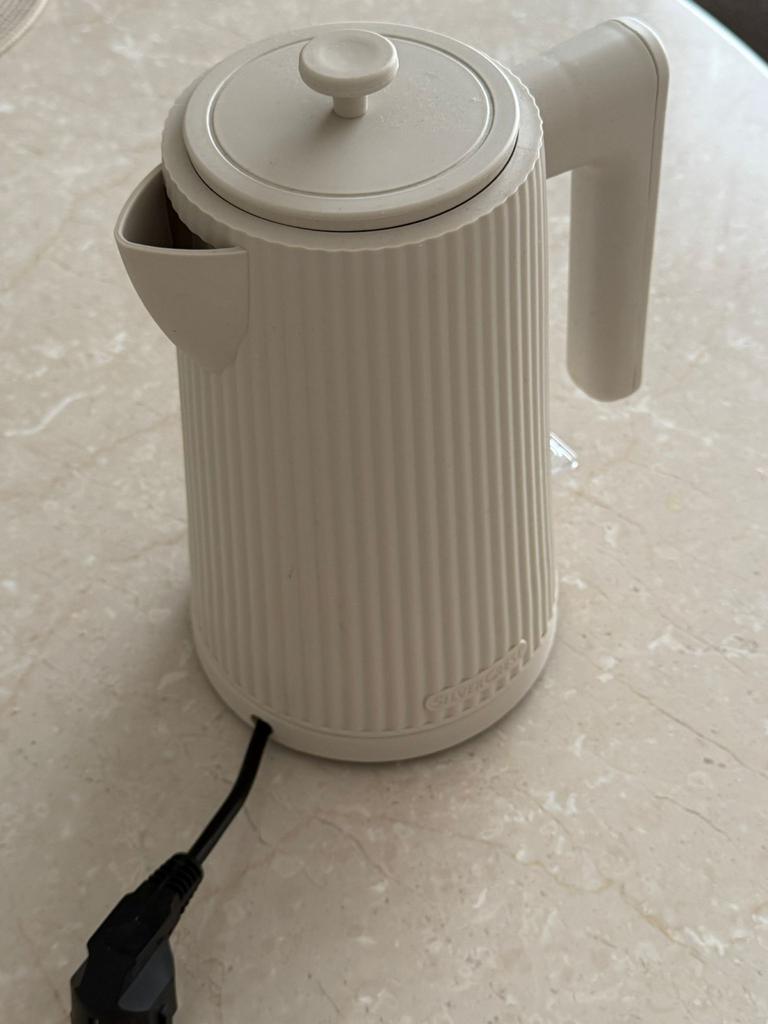 SilverCrest waterkoker plissé 1,7 L zo goed als nieuw!, 1 tot 2 liter, Ophalen, Gebruikt