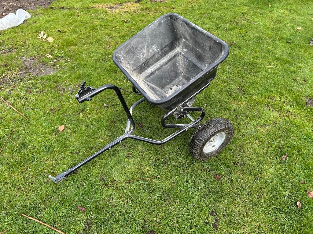 Strooiwagen kunstmeststrooier zitmaaier, Ophalen, Gebruikt