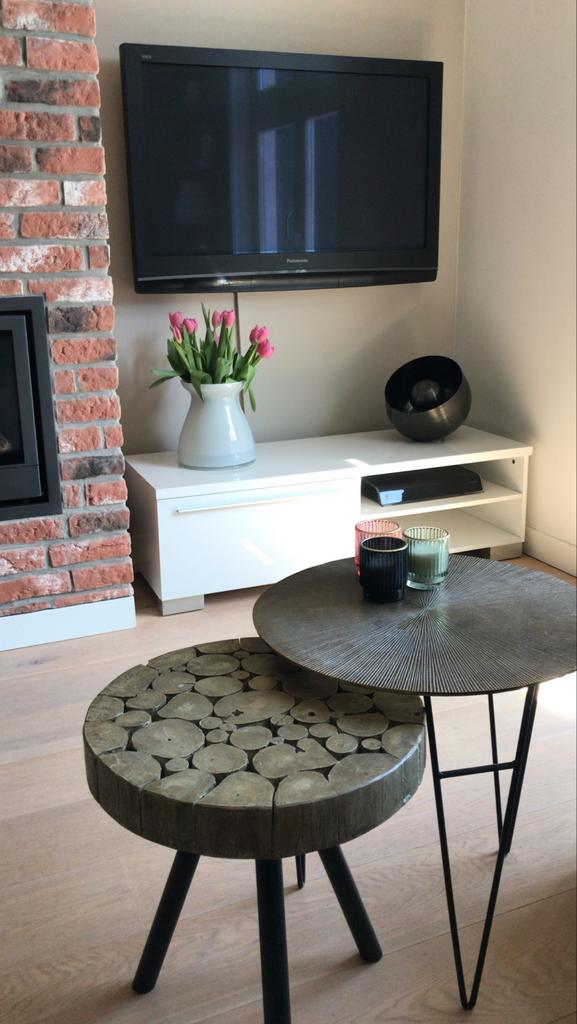 Strak wit tv-meubel met opbergruimte, Kunststof, Gebruikt, 100 tot 150 cm, Ophalen of Verzenden