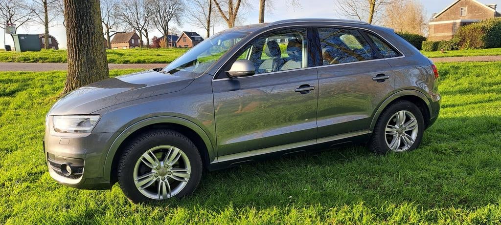 Audi Q3 1.4 Tfsi 110KW S-tronic 2014 Grijs, Auto's, 1800 kg, 4 cilinders, Grijs, Particulier
