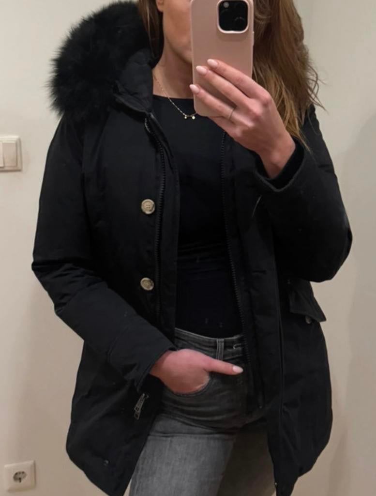 Woolrich jas met zwarte bontkraag, Ophalen, Gedragen, Maat 36 (S), Zwart