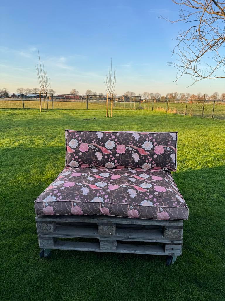 Palletbank met kussens, zit heerlijk!, Ophalen, Gebruikt, Hout