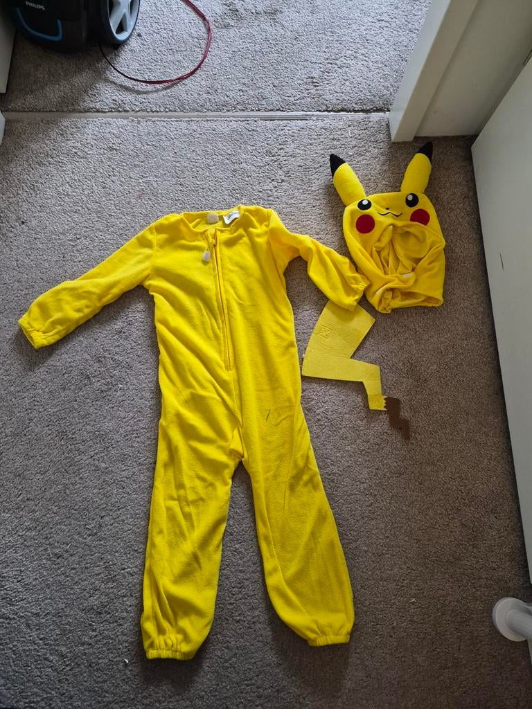 Pikachu Karnaval Kleding - Maat 104-116, Ophalen, Zo goed als nieuw, 110 t/m 116, Jongen of Meisje