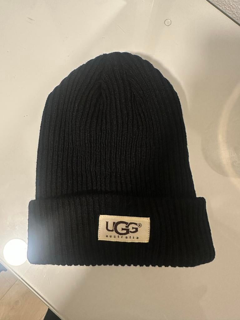 Zwarte Ugg muts - One Size, Ophalen of Verzenden, Zo goed als nieuw, One size fits all