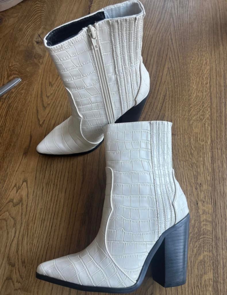 Sacha essentials laarsje met hak, Kleding | Dames, Schoenen, Ophalen, Zo goed als nieuw, Zwart
