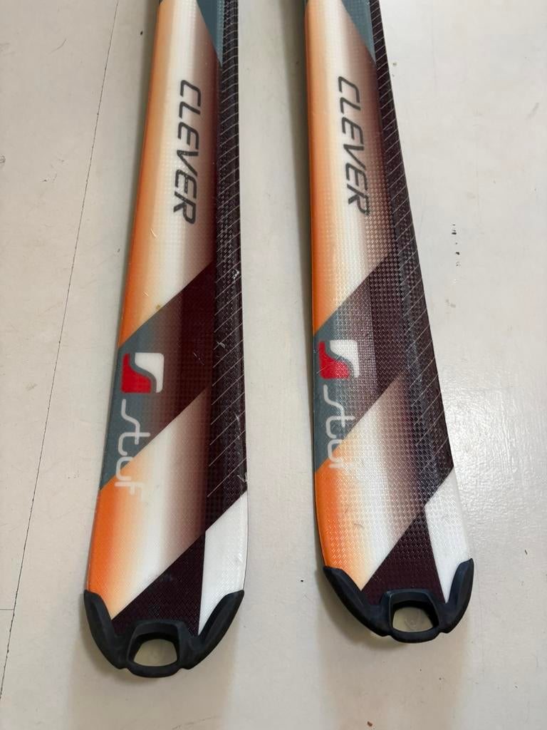 Ski’s met tas en stokken, Ophalen