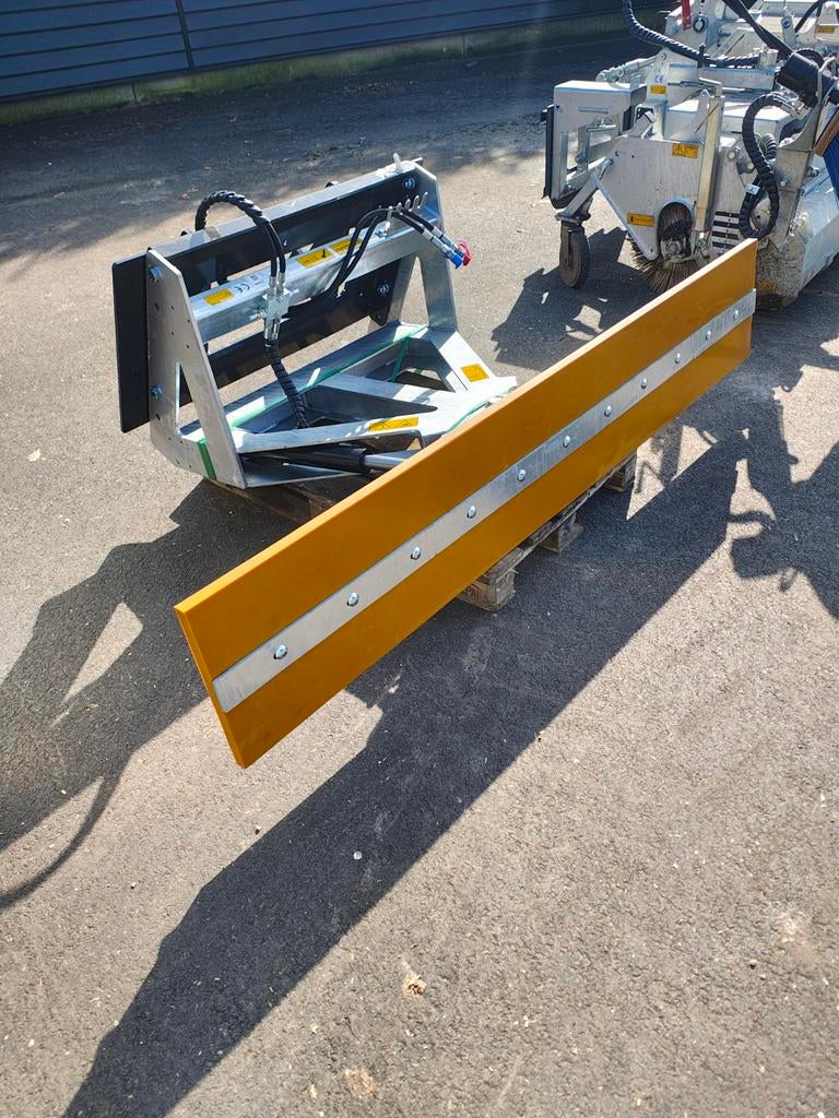 Voerschuif sneeuwschuif modderschuif, Ophalen, Nieuw