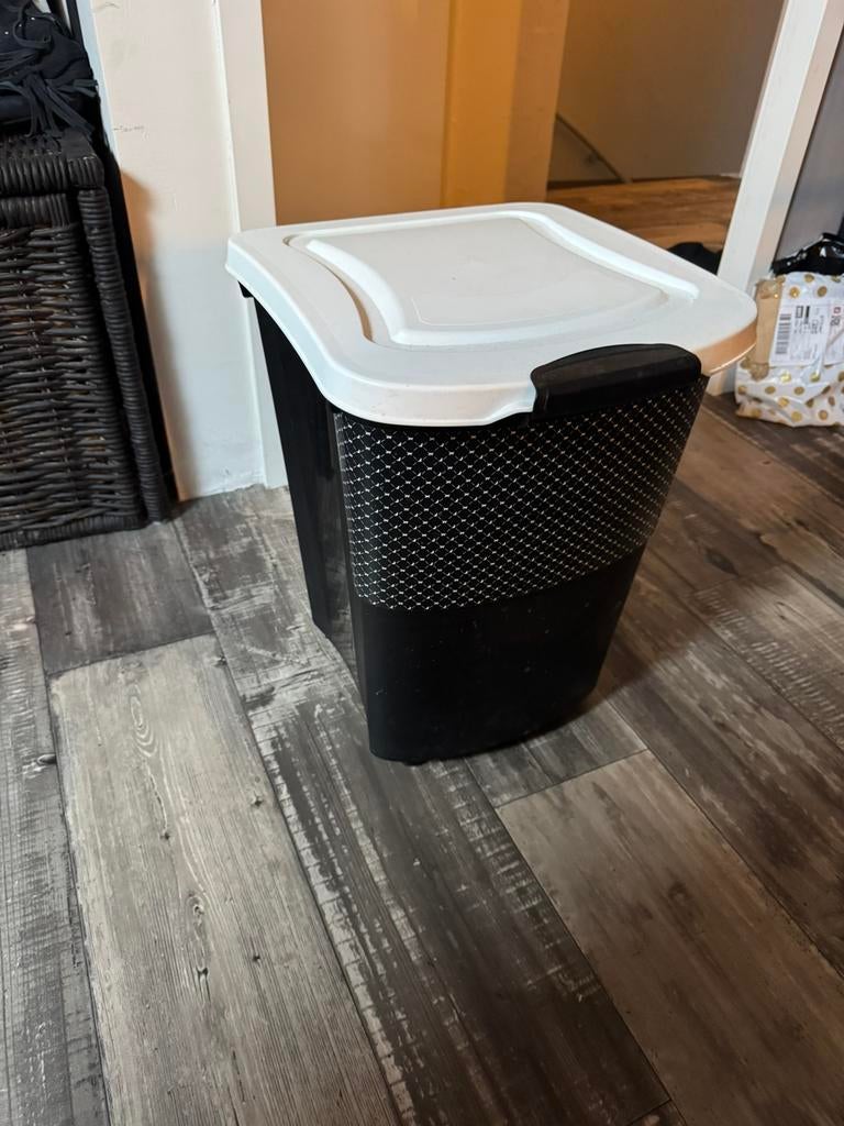 Voer/snack ton, Ophalen, Nieuw