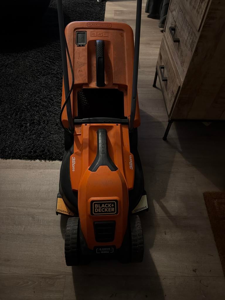 Black+Decker Elektrische Grasmaaier - 32cm, Cirkelmaaier, Gebruikt, Elektrische grasmaaier, Ophalen of Verzenden