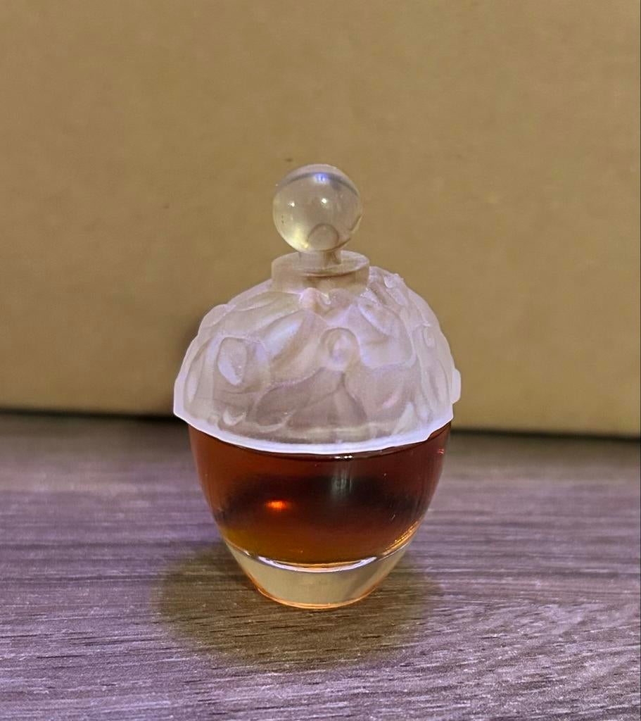 Vintage Parfumflesje Dilys Laura Ashley, Verzamelen, Parfumverzamelingen, Ophalen of Verzenden, Gebruikt, Miniatuur