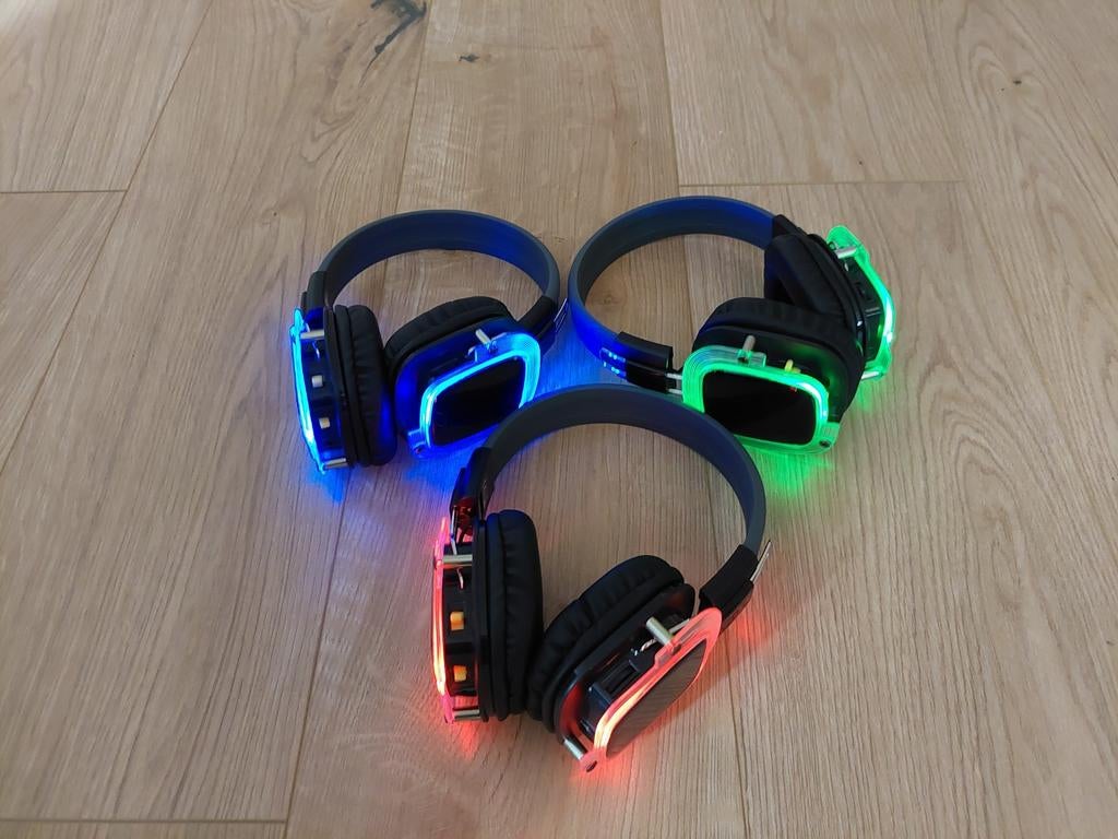 Te huur: Silent disco headphones, Ophalen, Zo goed als nieuw