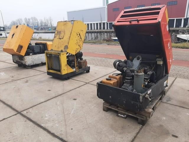 4x lucht compressor, Berko Yanmar, Atlas copco, en Deutz, Ophalen, Gebruikt, 6 tot 10 bar, Minder dan 200 liter/min