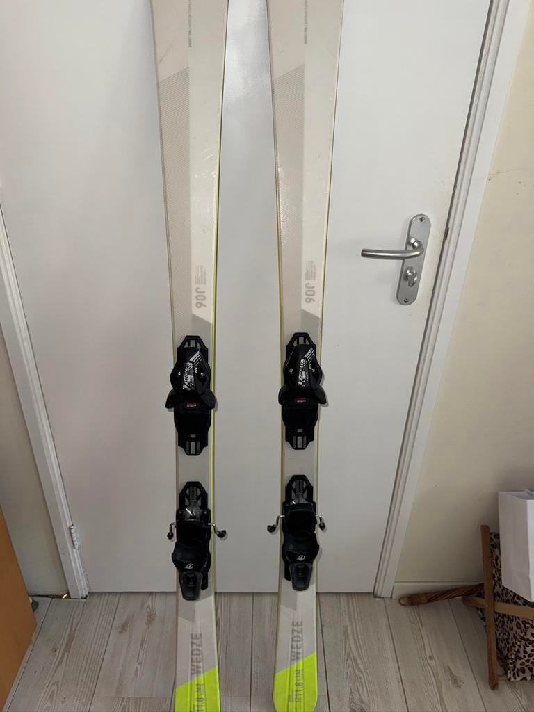 Wedze ski's, 163 cm lang. Radius 11.8, 160 tot 180 cm, Zo goed als nieuw, Skiën, Ski's