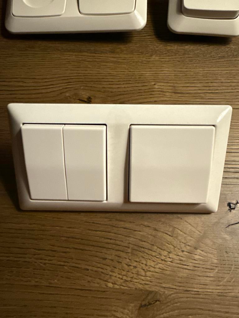 JUNG Schakelaar/commutatorschakelaar - 10A - 250V, Doe-het-zelf en Verbouw, Ophalen of Verzenden, Gebruikt, Schakelaar