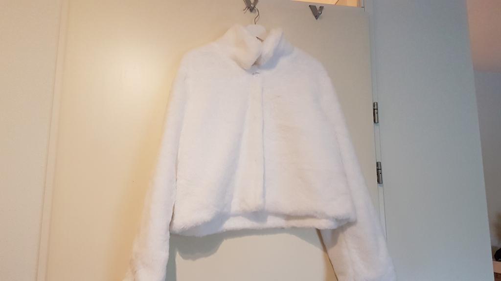 Imitatie bont jasje, Ophalen of Verzenden, Nieuw, Zwart, Accessoires