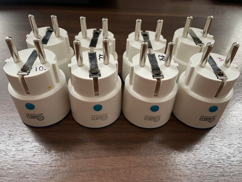 8 stuks Neo Coolcam muurpluggen, Hobby en Vrije tijd, Elektronica-componenten, Ophalen of Verzenden, Gebruikt