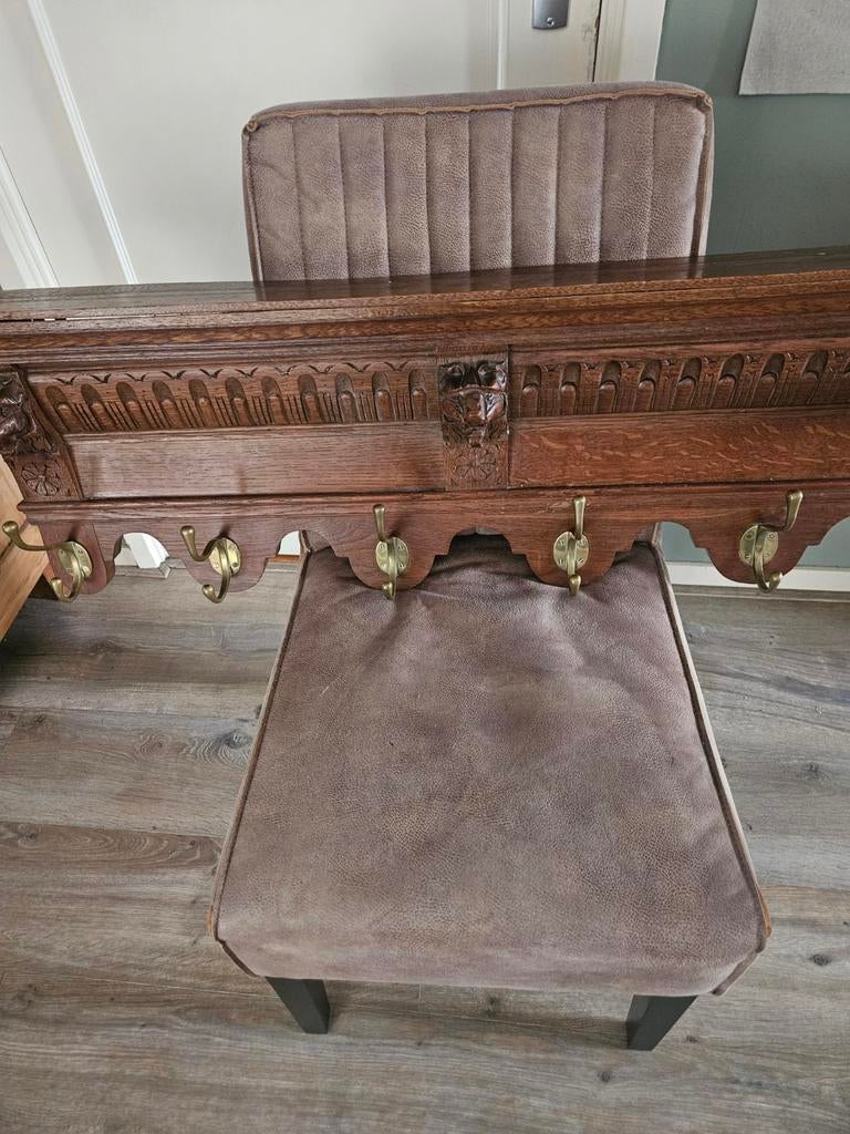 Antieke kapstok., Ophalen