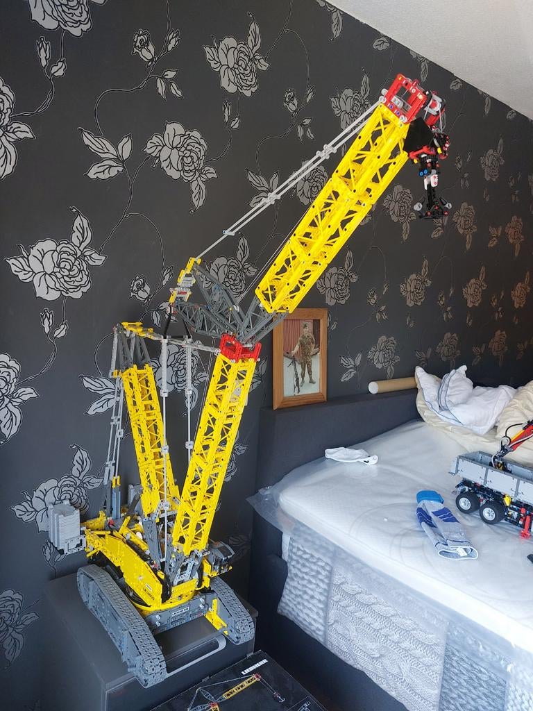 Technies lego helemaal al opgebouwd doos en boekjes erbij, Ophalen, Zo goed als nieuw, Groter dan 1:32