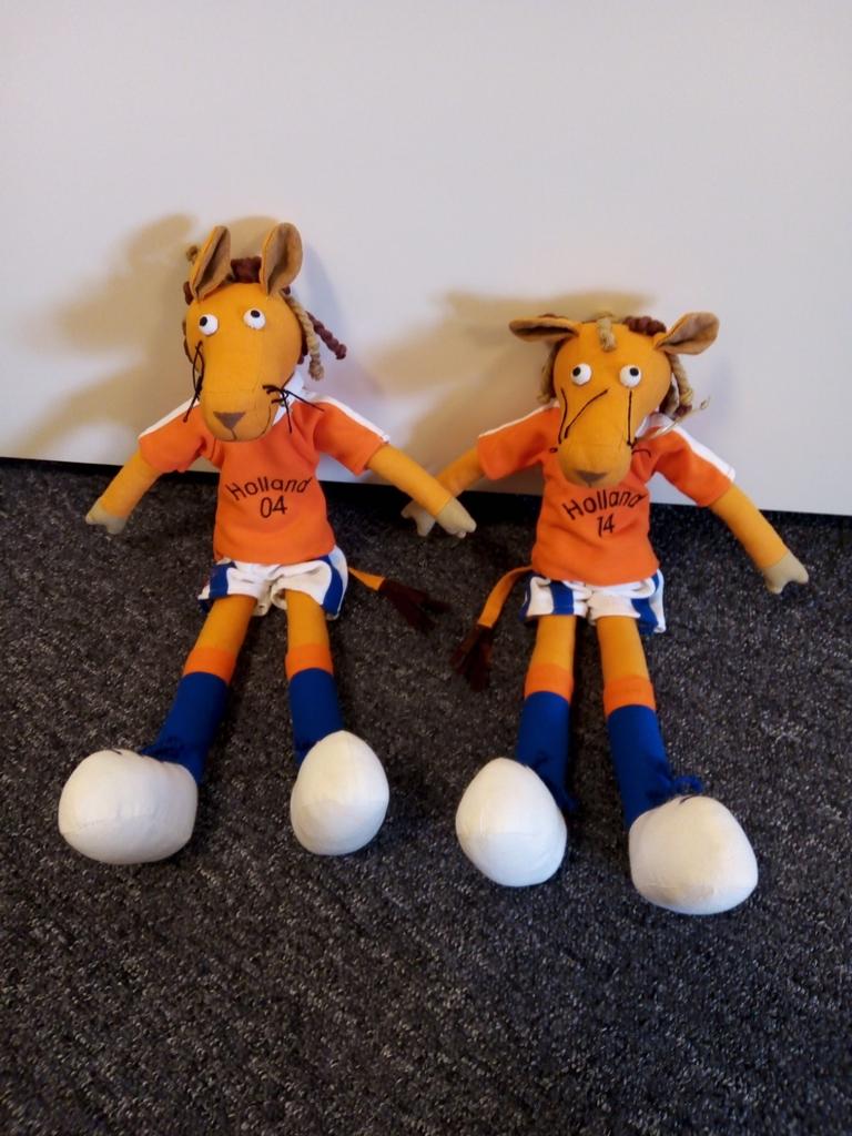 2 leeuw voetballer WK/ EK decoratie per stuk, Ophalen of Verzenden, Zo goed als nieuw, Versiering, Oranje of Koningsdag