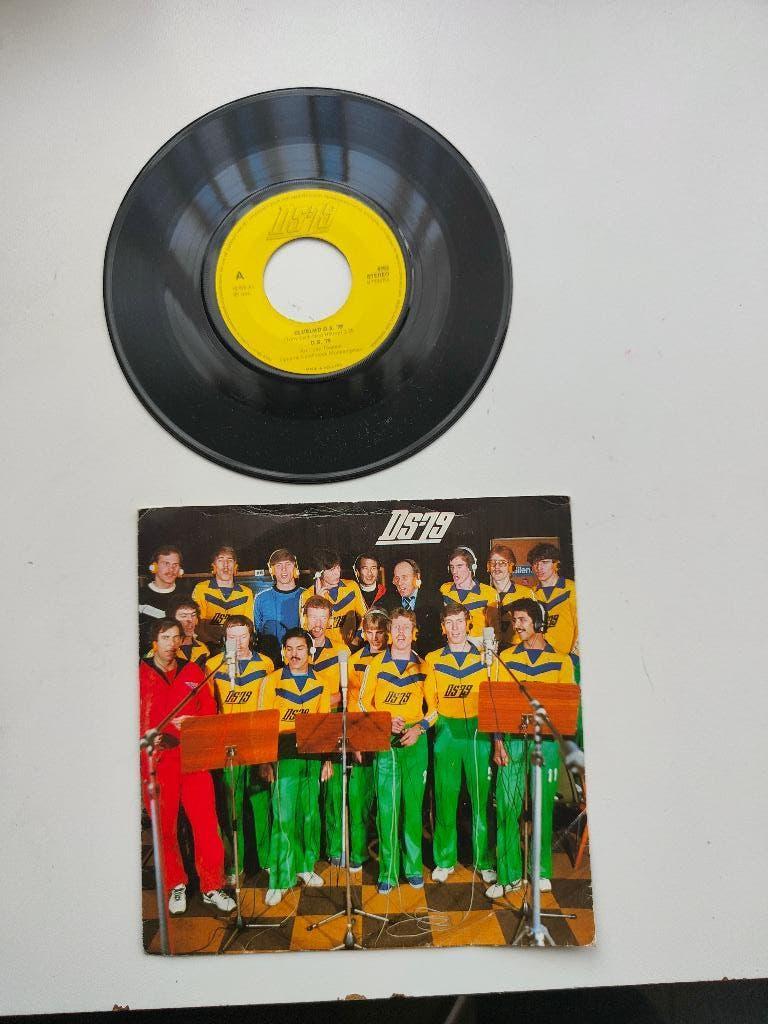 DS '79 Dordtrecht Grammofoonplaat met clublied, Verzamelen, Verzenden, Gebruikt, Overige binnenlandse clubs, Overige typen