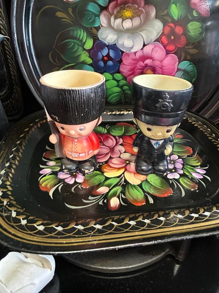 Vintage eierdoppen ei kunststof sixties agent en paleisgard, Ophalen of Verzenden