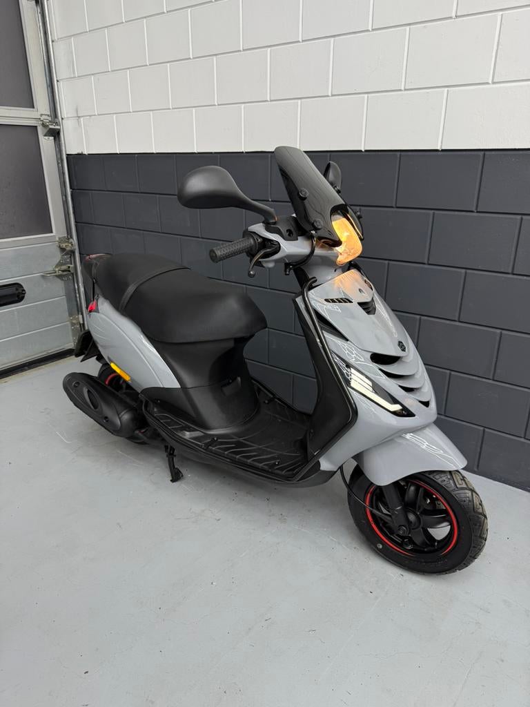 Piaggio Zip Sp 2017 4Takt Snorscooter Vol Opties!, Ophalen