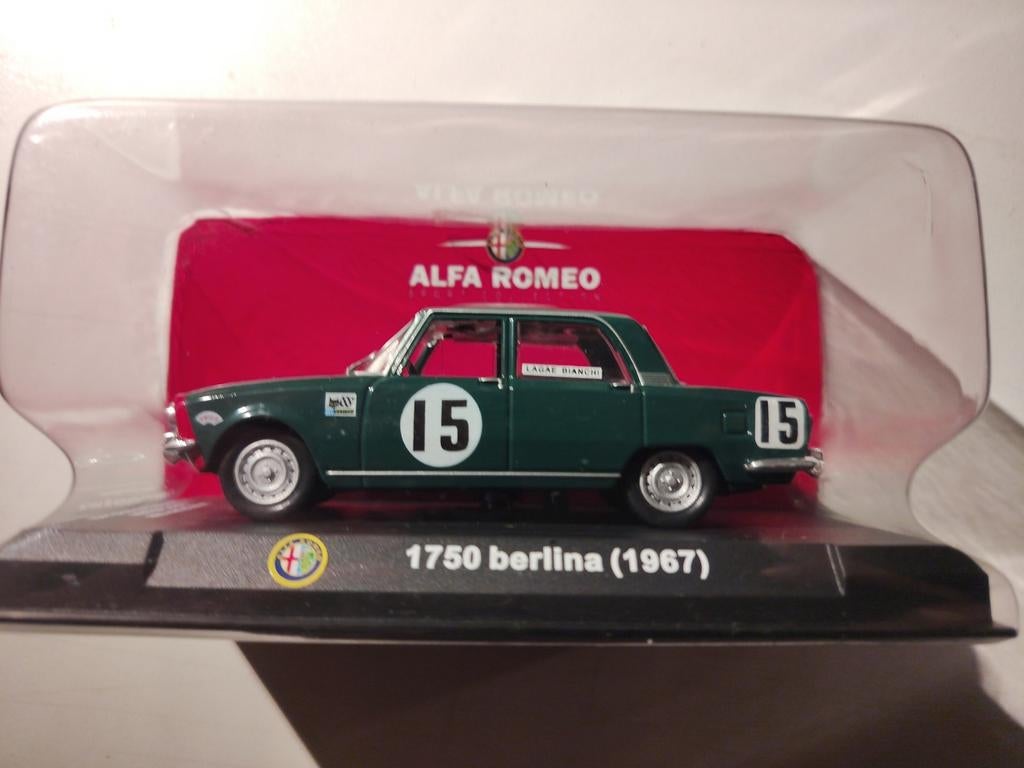 Alfa Romeo 1750 Berlina (1967) modelauto, Hobby en Vrije tijd, Modelbouw | Auto's en Voertuigen, Overige merken, Auto, 1:32 tot 1:50