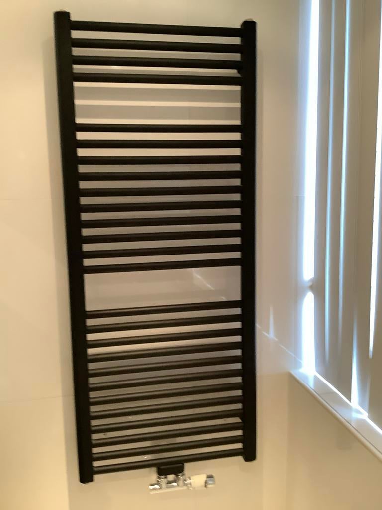 Instamat Rondo Lux Badkamerradiator - Zwart, 121x50,7cm, Ophalen, 500 tot 800 watt, Radiator, Minder dan 60 cm