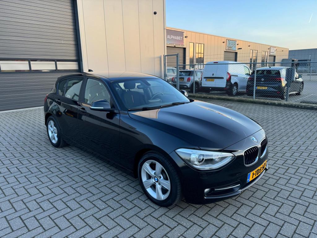 BMW 1-serie 116d EDE Executive, 1-Serie, Achterwielaandrijving, Gebruikt, 1295 kg