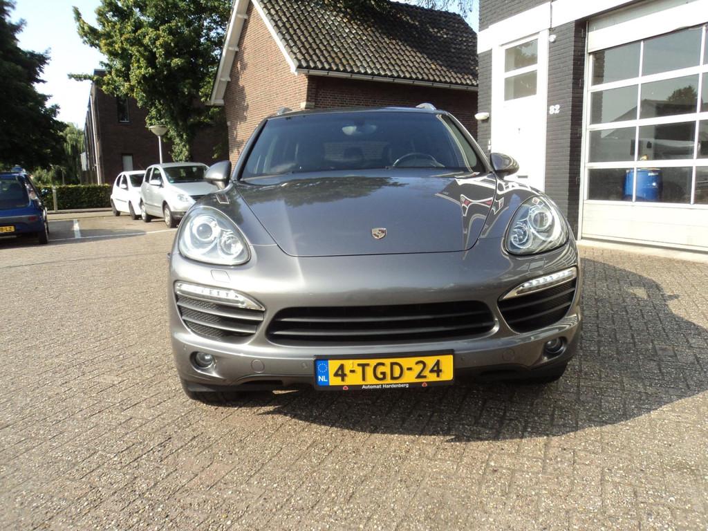 Porsche Cayenne 4.8 S Akrapovic Uitlaat Stoelverwarming V+A, Auto's, Automaat, Startonderbreker, Gebruikt, 138 €/maand
