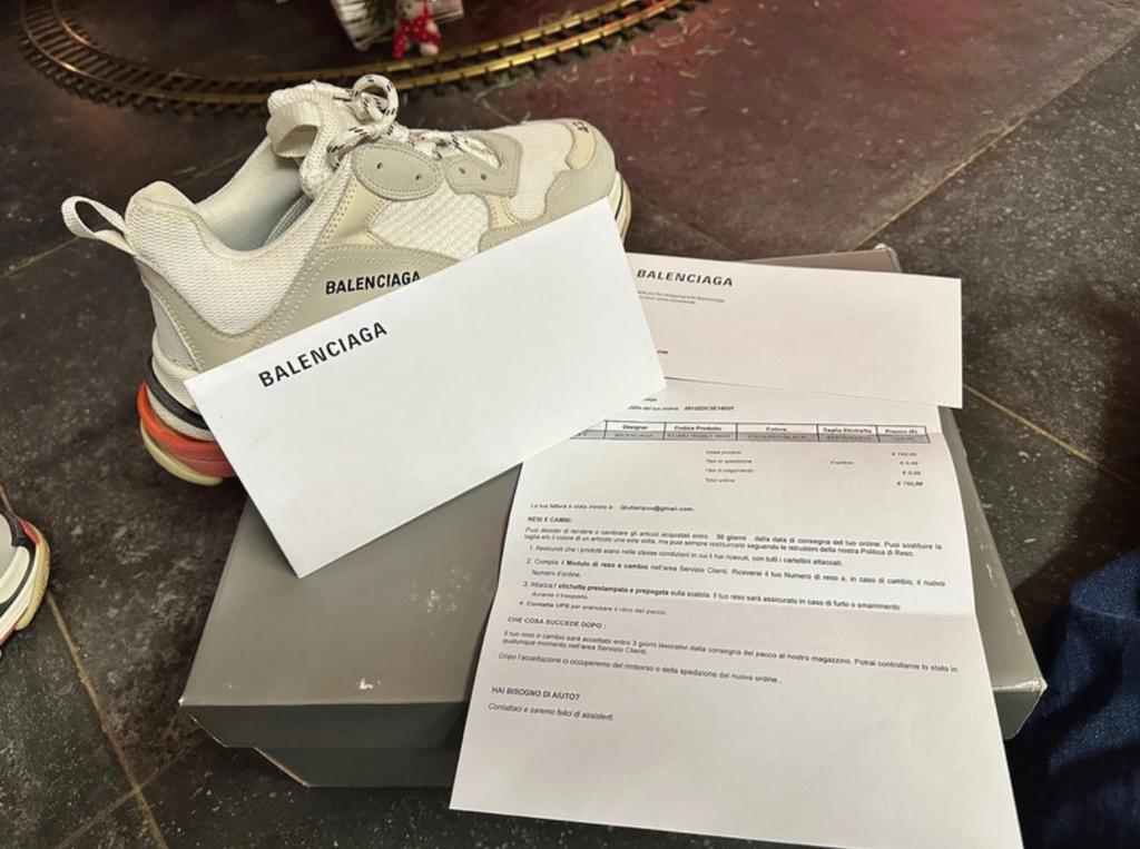 Balenciaga Triple S Sneakers - Zo goed als nieuw, Ophalen of Verzenden, Zo goed als nieuw, Wit, Sneakers of Gympen