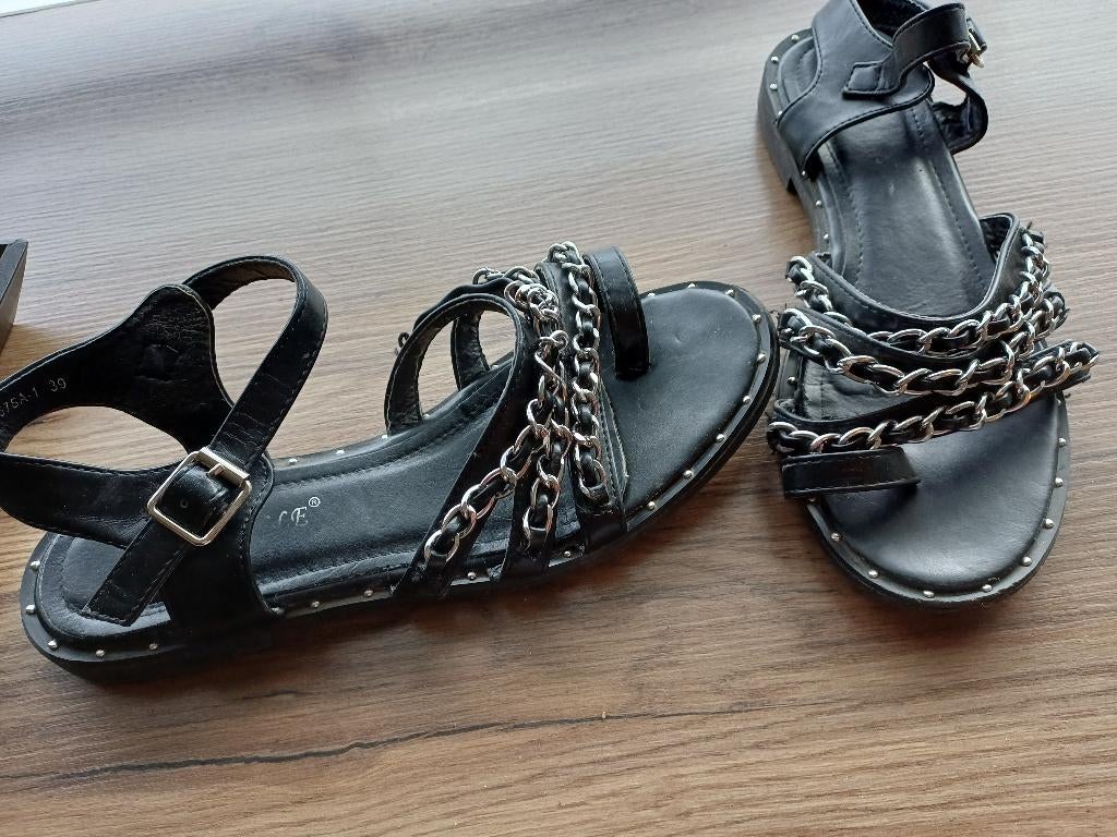 zwart met zilver kettinkjes sandalen mt 39, Zwart, Gedragen, Sandalen of Muiltjes, Ophalen of Verzenden