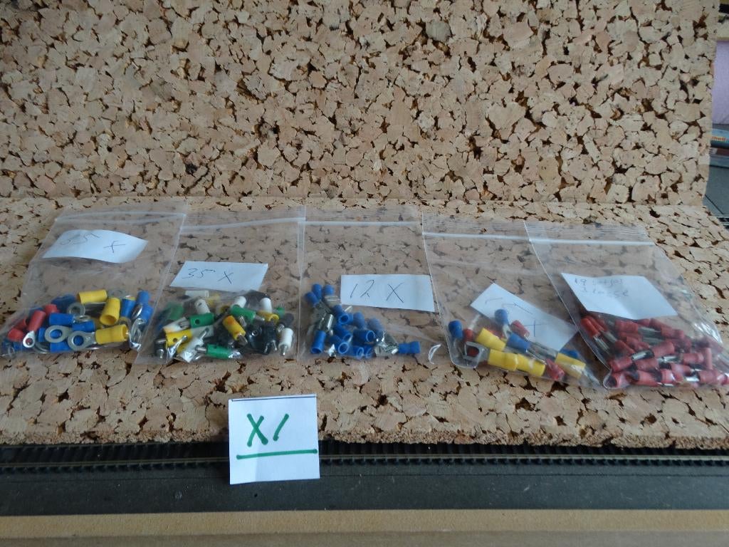 HO en N-Spoor: set 11: diverse stekkers en aansluitklemmen., Overige merken, Transformator of Voeding, Gelijkstroom of Wisselstroom