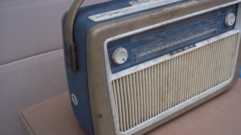 Graetz draagbare radio, Audio, Tv en Foto, Radio's, Ophalen of Verzenden, Niet werkend, Transistorradio