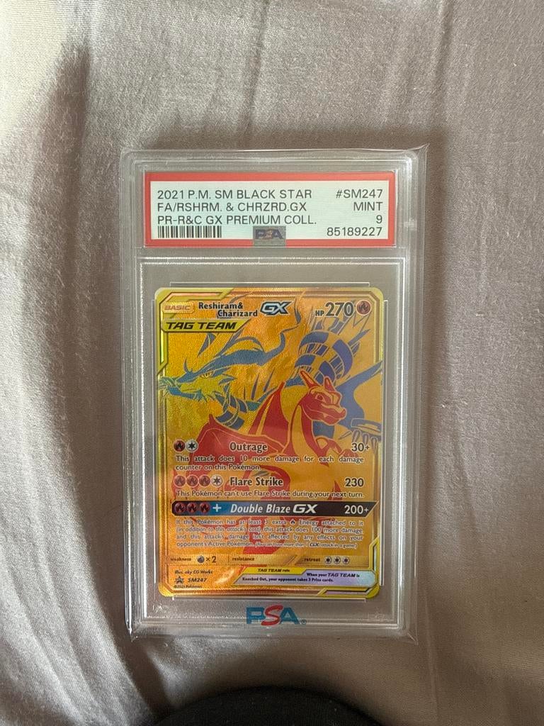 Pokémon Reshiram & Charizard GX SM247 PSA 9, Hobby en Vrije tijd, Verzamelkaartspellen | Pokémon, Ophalen of Verzenden, Zo goed als nieuw