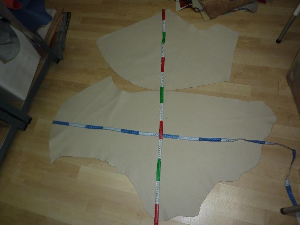 2 x roombeige resten soepel echt leer rundleer, Hobby en Vrije tijd, Stoffen en Lappen, Verzenden, Beige, Leer of Kunstleer, Nieuw