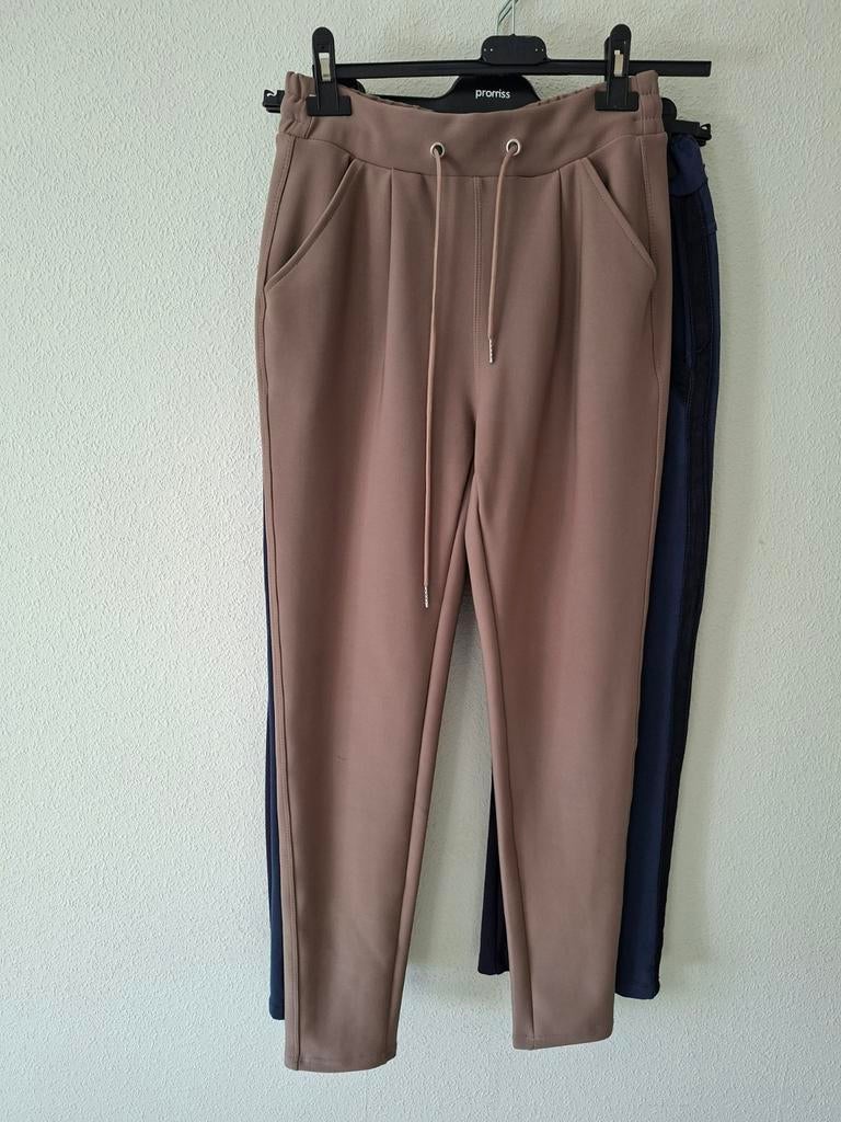 Partij dameskleding: diverse merken, stijlen en maten, Kleding | Dames, Broeken en Pantalons, Zo goed als nieuw, Driekwart, Ophalen