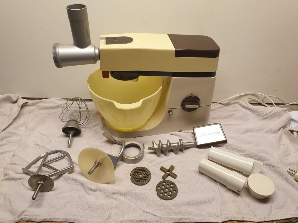 Kenwood Chef keukenrobot A901, 4 liter of meer, Ophalen, 3 snelheden of meer