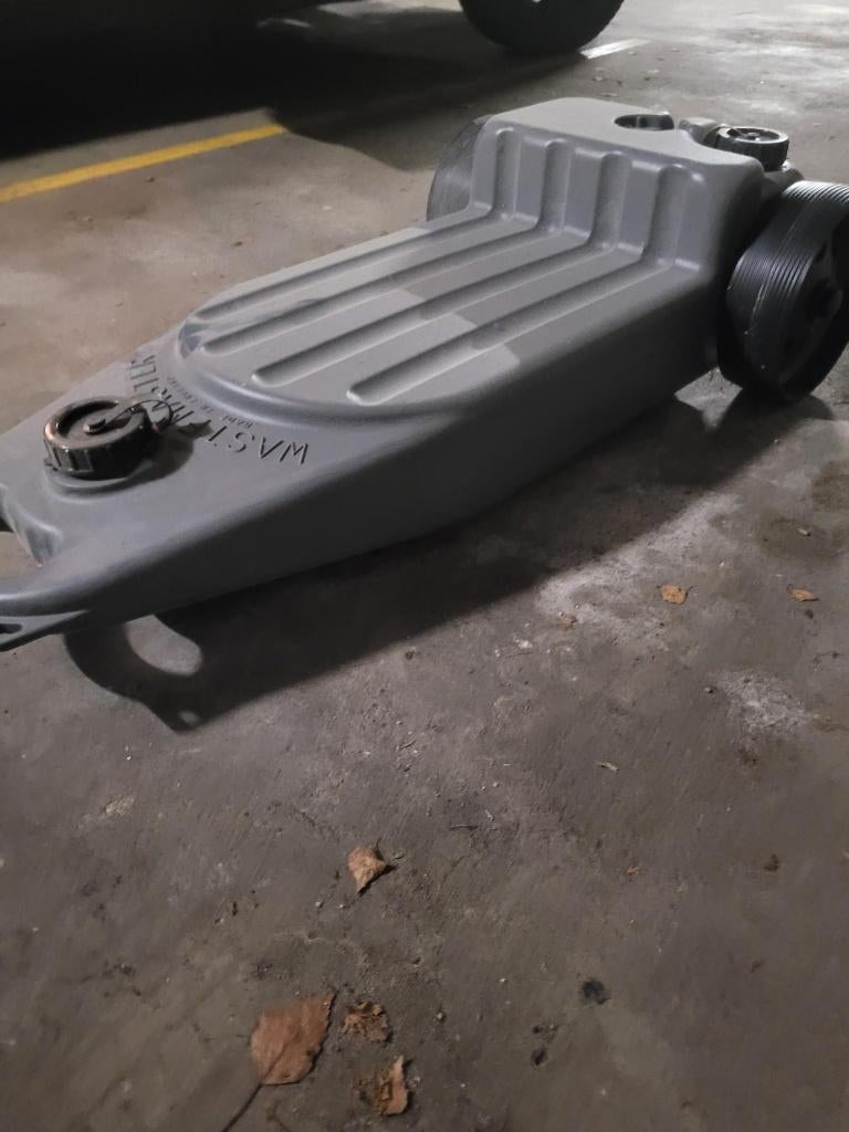 vuilwatertank camper / caravan, Ophalen, Zo goed als nieuw