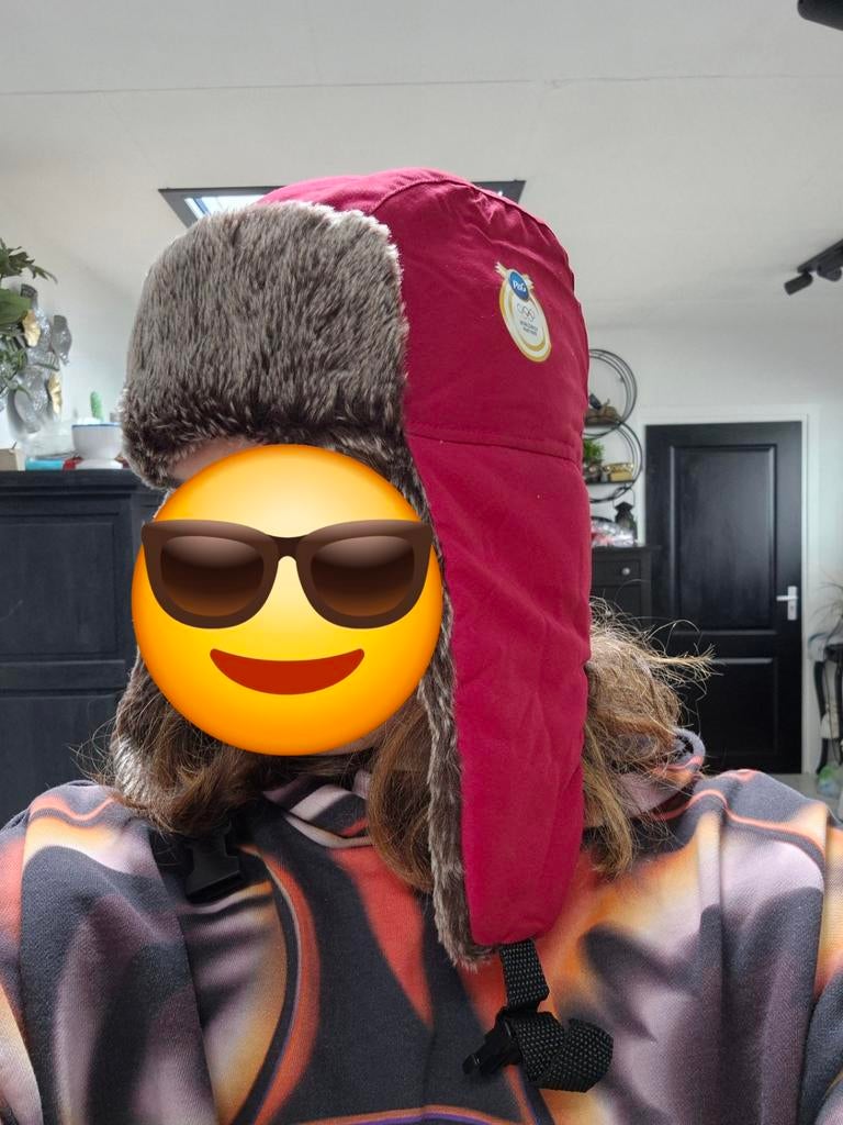 Warme rode pilotenmuts met imitatiebont, Maat 38/40 (M), Ophalen of Verzenden, Muts, Onbekend