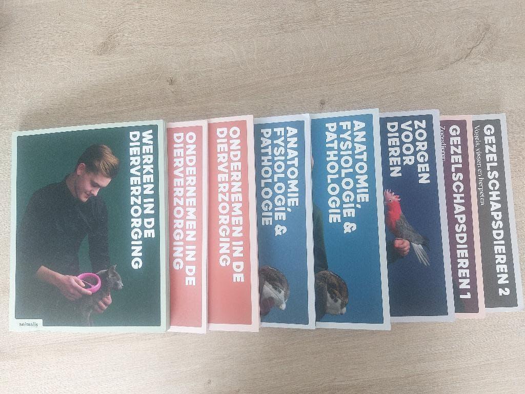 Studieboekenset MBO dierverzorging niv. 4 Animalis, Boeken, Ophalen of Verzenden, Zo goed als nieuw, MBO, Animalis