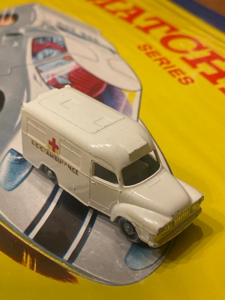 Matchbox Lomas Ambulance lesney nr 14, Ophalen of Verzenden, Gebruikt, Bus of Vrachtwagen
