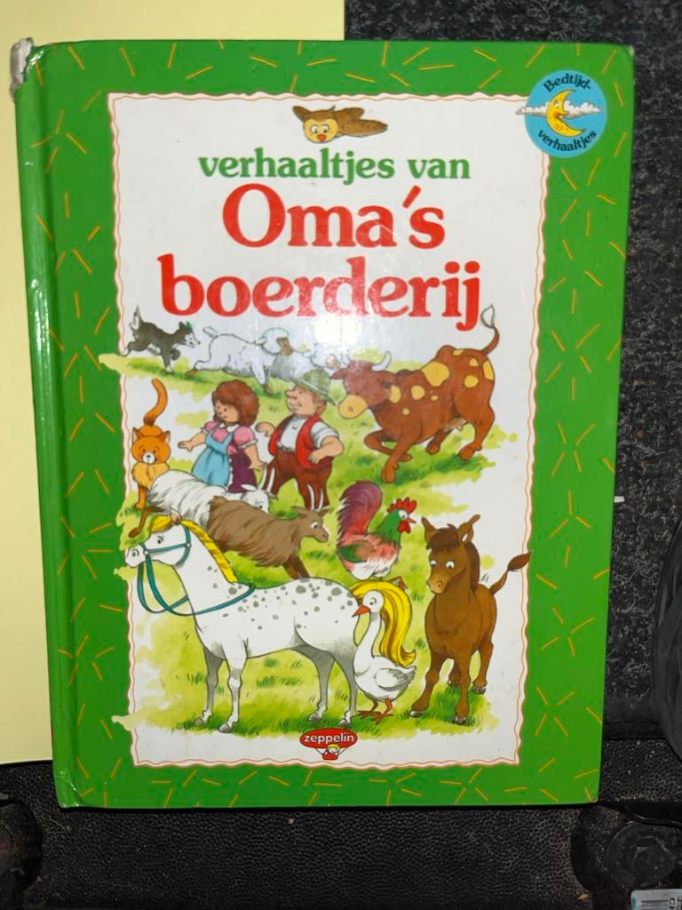Verhaaltjes van Oma's boerderij - Bedtijdverhaaltjes, Boeken, Ophalen of Verzenden, Zo goed als nieuw, Fictie algemeen