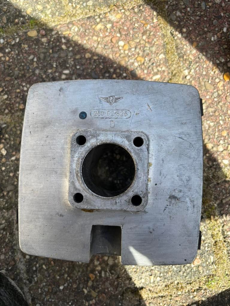 Zundapp cilinder, Ophalen of Verzenden, Zo goed als nieuw, Cilinder