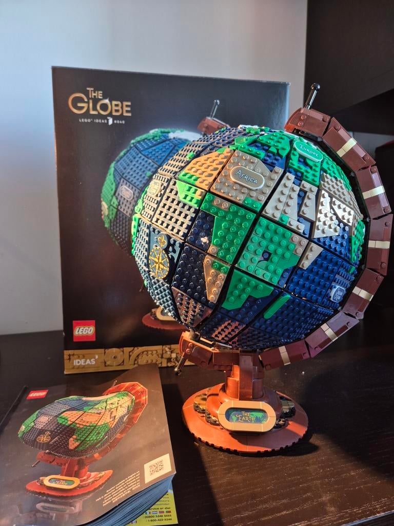 Lego The Globe (21332) - Zo goed als nieuw, compleet, Compleet, Lego, Ophalen of Verzenden, Complete set