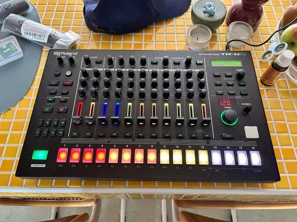 Roland TR-8S Rhythm Performer, Muziek en Instrumenten, Drumcomputers, Ophalen of Verzenden, Gebruikt, Roland
