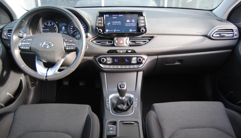 Hyundai i30 1.0 T-GDi MHEV Comf.|| Apple Carplay || Camera |, Gebruikt, Euro 6, Wit, 1191 kg