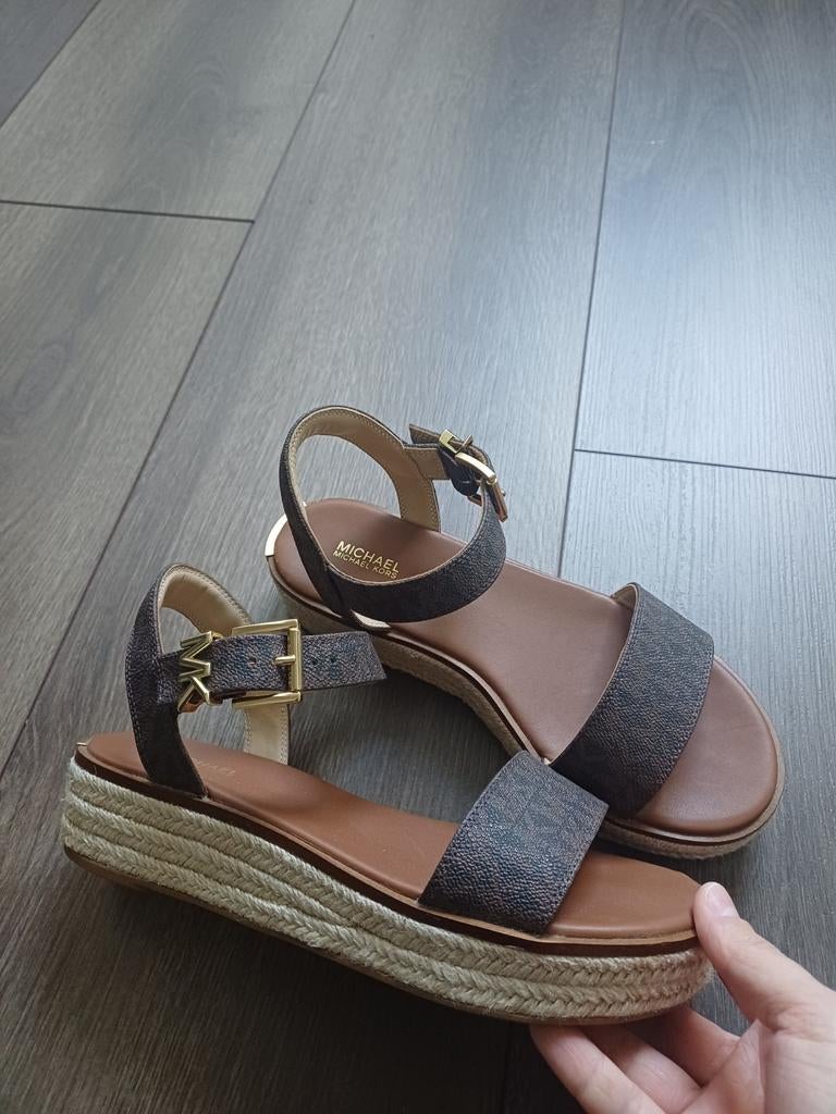 Michael Kors sandalen maat 38,5, Kleding | Dames, Schoenen, Ophalen of Verzenden, Zo goed als nieuw
