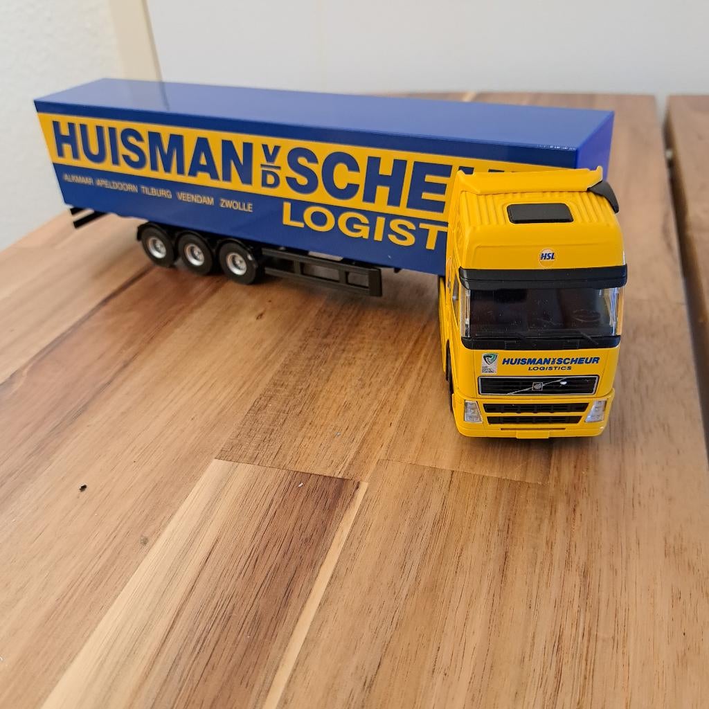 HUISMAN V.D. SCHEUR LOGISTICS VOLVO ZEILEN TR MODEL CBN NW., Verzenden, Nieuw, Bus of Vrachtwagen, Overige merken