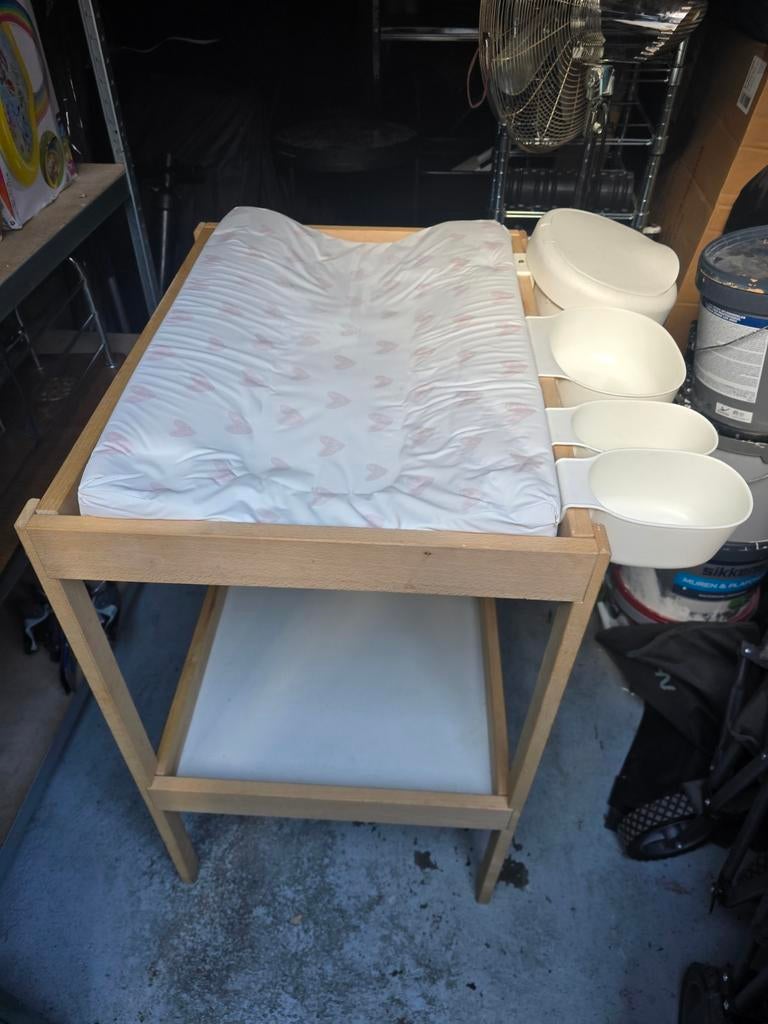 Ikea luiertafel commode met aankleedkussen en bakjes, Kinderen en Baby's, Badjes en Verzorging, Ophalen, Aankleedkussen
